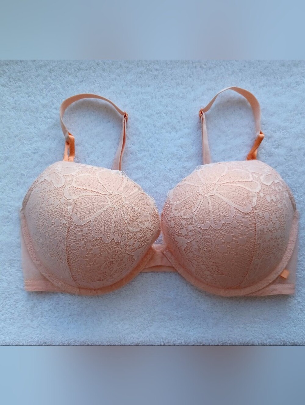 Victoria's Secret Lace Push-Up Bra size 36DD